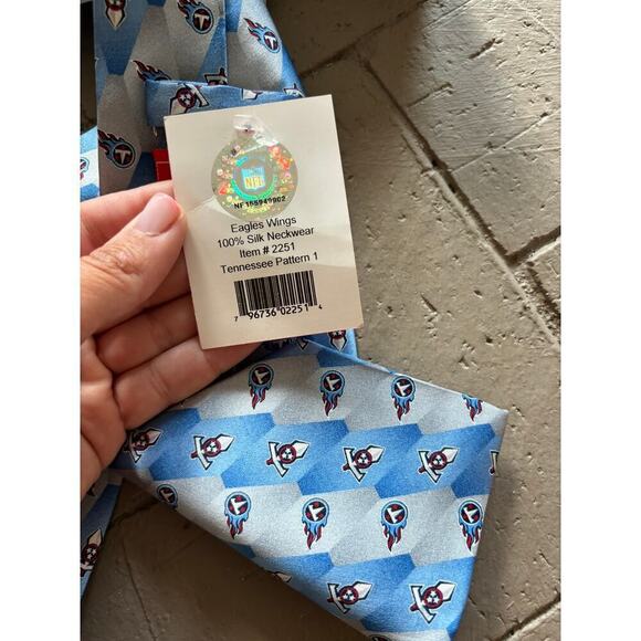 NFL Eagles Wings 100% Silk Tie NWT - Picture 4 of 6